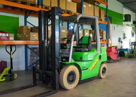 Diesel heftrucks 2019  Cesab M320  (4)